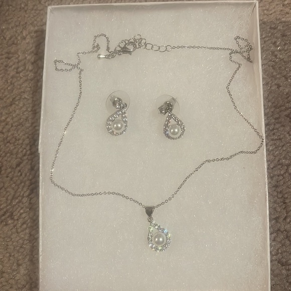 Pearl wedding jewelry set - Picture 2 of 2